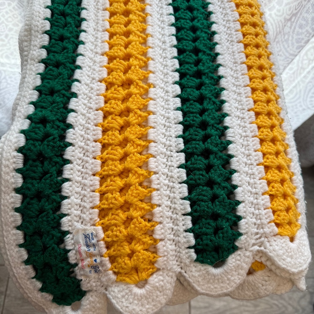 Vintage Crochet Granny Quilt Afghan Green/yellow/white Scalloped Edged 60 x 33